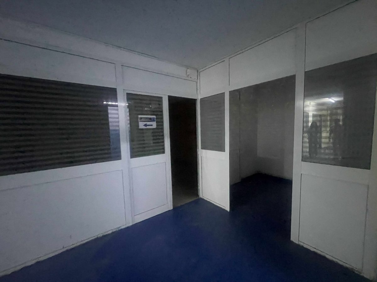 Rez de jardin de 250 m à usage bureautique