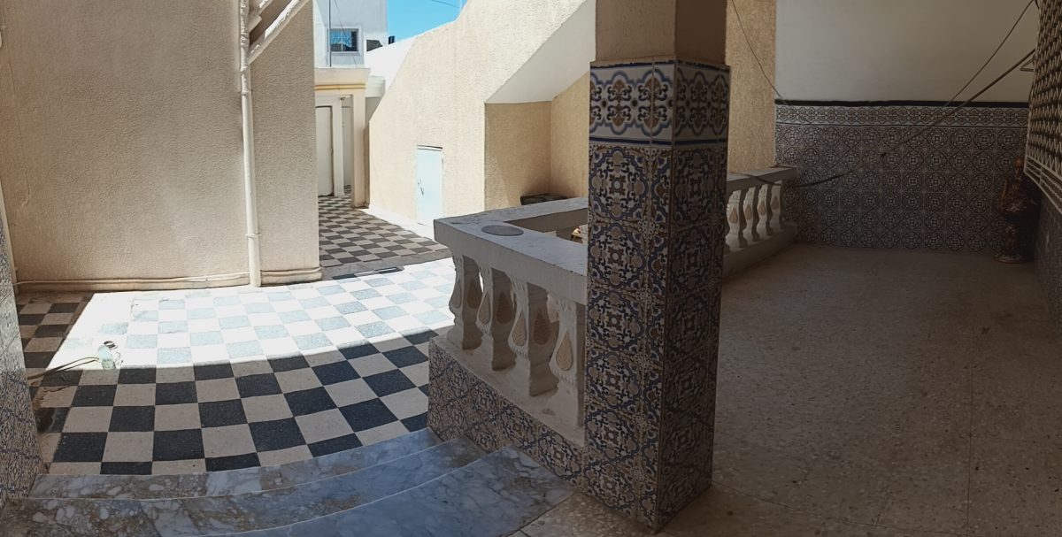 Villa av 20 mars avec local commercial