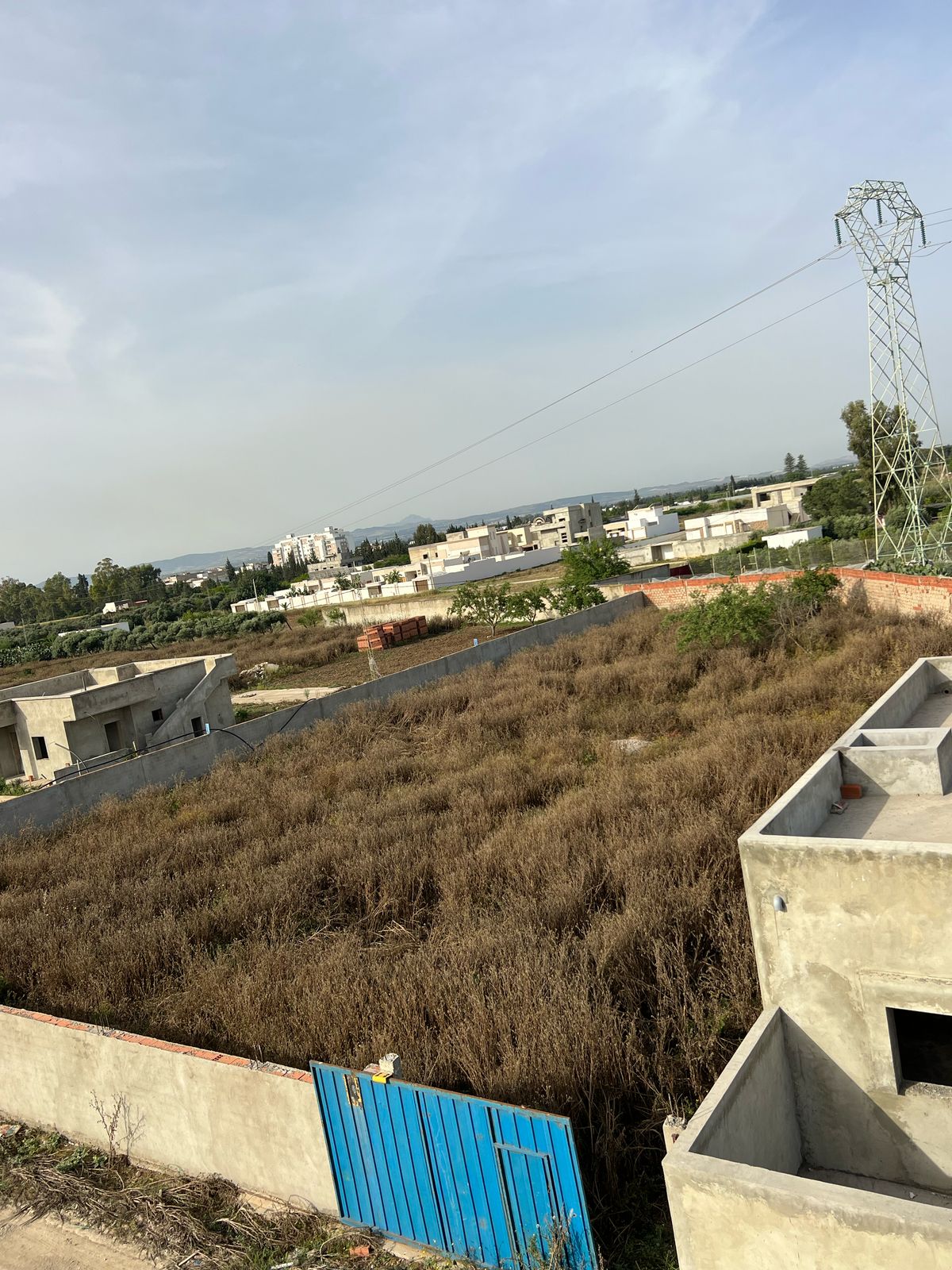 Terrain blanc (Ezzaouia-Morneg) 2100m2 à vendre