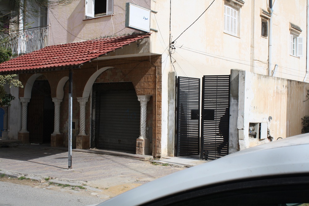 Gps appart rdc plus un local commercial