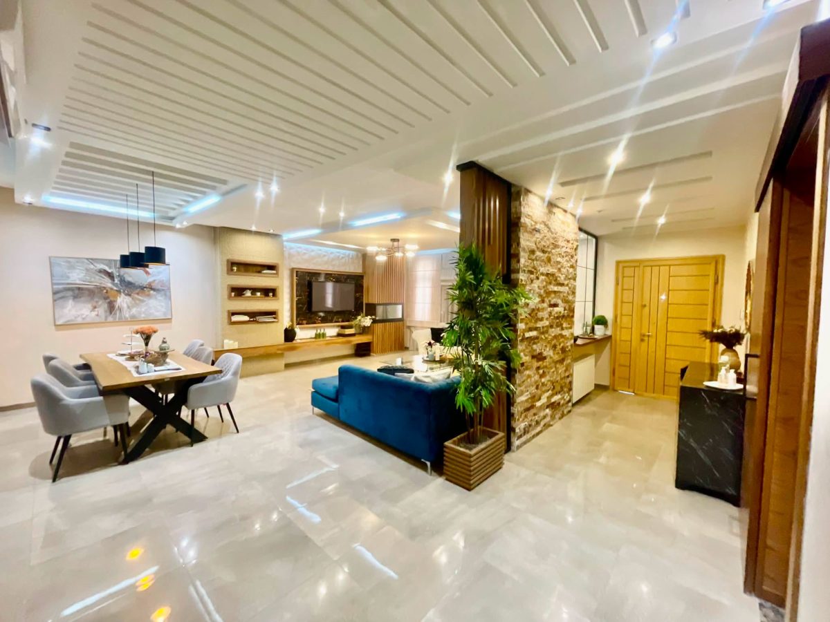 A Vendre Villa d&rsquo;architecte s+5 à Mégrine Riadh