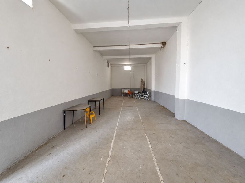 Dépôt à vendre en zone industrielle de Ben Arous – Terrain titré de 818 m² avec partie administrative et cour