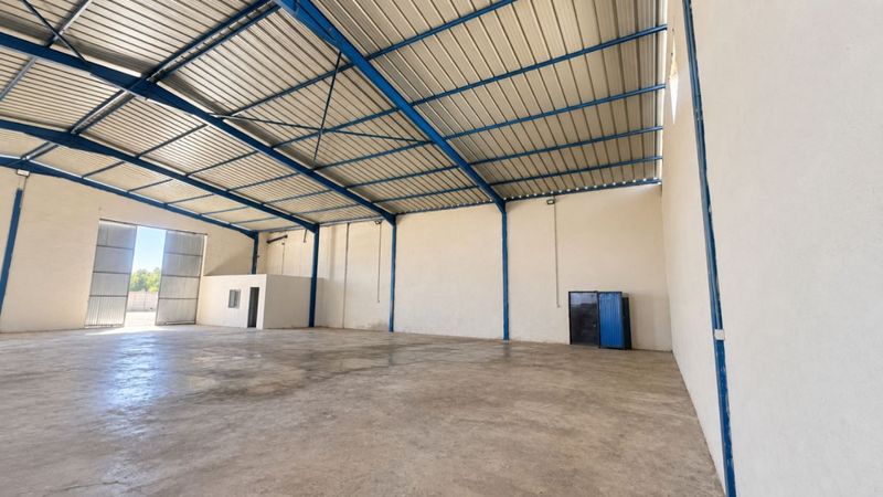 Dépôt neuf de 1 000 m² à louer sur la route principale Naâssen–Mornag
