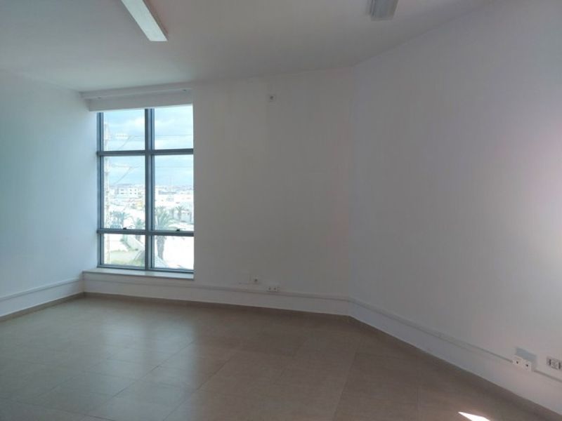 Bureau haut standing de 180 m² à louer – ZI El Mghira