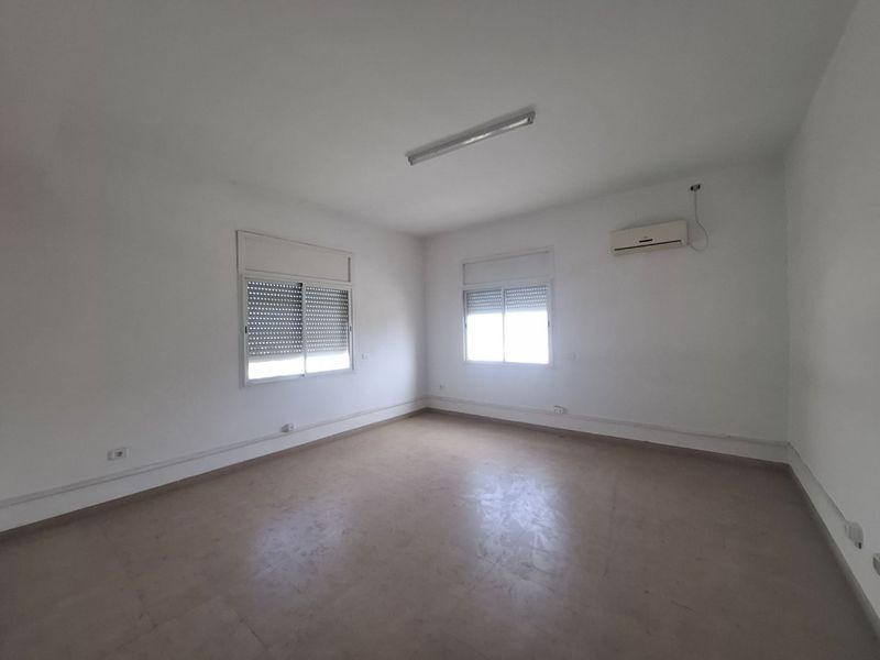 Bureau administratif 5P haut standing de 180 m² au 2ᵉ étage, Zone industrielle El Mghira